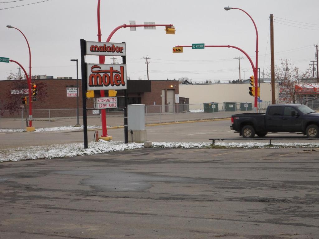 Matador Motel Drayton Valley Exterior photo