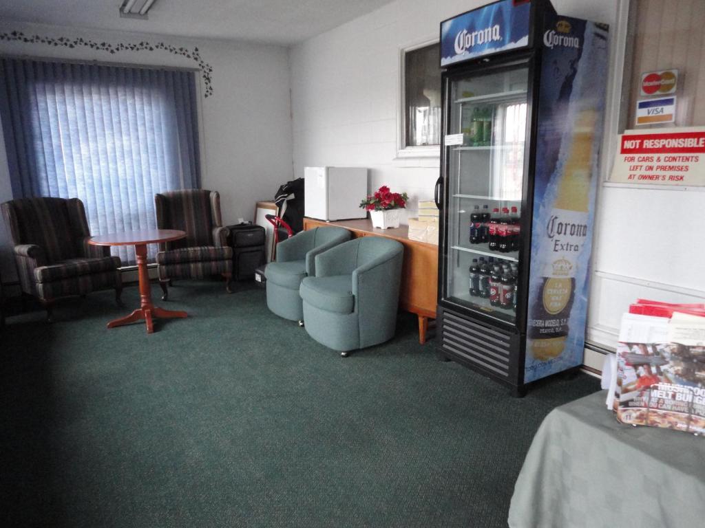 Matador Motel Drayton Valley Exterior photo